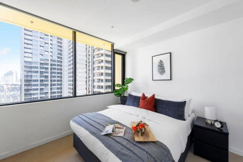 A Chic 2BR Apt City Views Near Southern Cross - St Kilda Accommodation 3