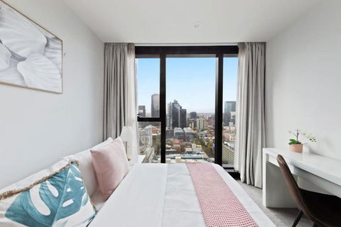 A Chic 2BR Apt Near Melbourne CBD W FREE Parking - St Kilda Accommodation 0