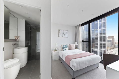 A Chic 2BR Apt Near Melbourne CBD W FREE Parking - St Kilda Accommodation 3