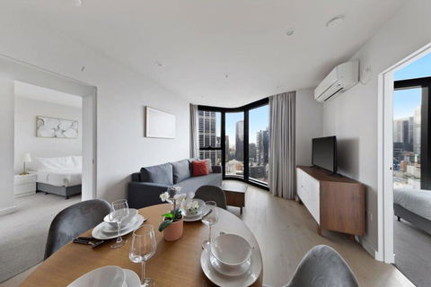 A Chic 2BR Apt Near Melbourne CBD W FREE Parking - St Kilda Accommodation 4