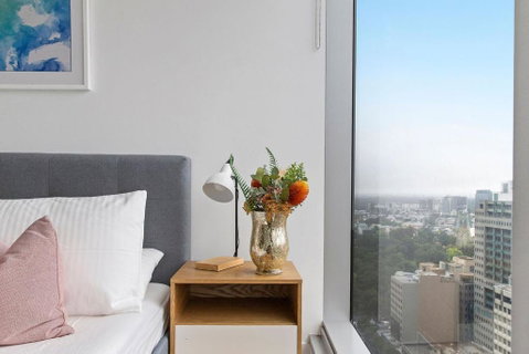 A Chic & Lovely 2BR Apt CBD With City Views - St Kilda Accommodation 1