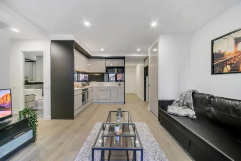 A Comfy 2BR Apt 5-Min Walk To Melbourne Central - St Kilda Accommodation 0