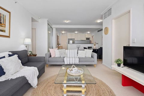 A Comfy 2BR Apt For 7 Next To Darling Harbour - St Kilda Accommodation 1