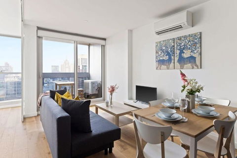 A Comfy 2BR Apt W City Views Near Southern Cross - St Kilda Accommodation 1