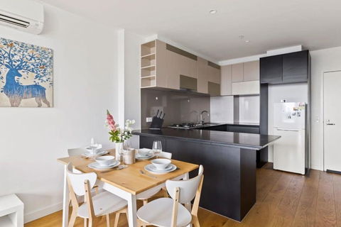 A Comfy 2BR Apt W City Views Near Southern Cross - St Kilda Accommodation 3