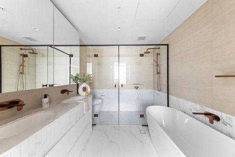 A Cozy 2BR Apt At Sapphire By The Gardens - St Kilda Accommodation 2