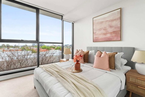 A Cozy 2BR Home Next To The Yarra River - St Kilda Accommodation 0