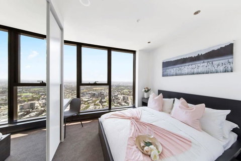 A Cozy 3BR Apt With Panoramic Views FREE Parking - St Kilda Accommodation 0