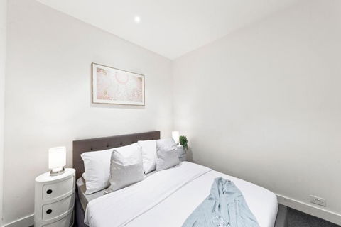 A Cozy & Lovely 2BR Apt Near Melbourne Central - St Kilda Accommodation 4