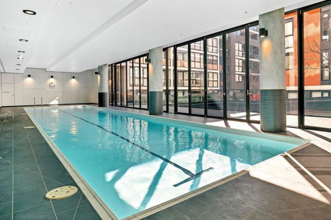 A Cozy & Plush 2BR Apt Next To The Yarra River - St Kilda Accommodation 2