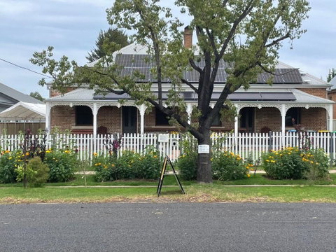 A Homestead On Market - St Kilda Accommodation 2