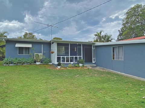 A LITTLE GREY SHACK - St Kilda Accommodation 0