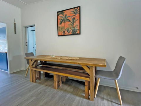 A LITTLE GREY SHACK - St Kilda Accommodation 2