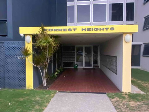 A Little Slice Of Fremantle One Bedroom Character Apartment - St Kilda Accommodation 4