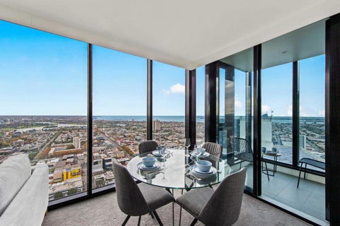 A Lux 2BR Apt With Panoramic Views, FREE Parking - St Kilda Accommodation 3