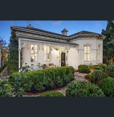 A Majestic Victorian Private Rear Access Quarters - St Kilda Accommodation 1