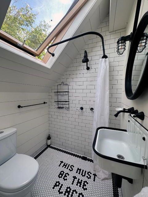A Majestic Victorian Private Rear Access Quarters - St Kilda Accommodation 4
