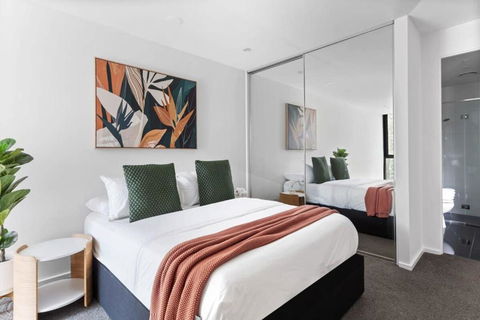 A Modern 2BR Apt With City Views FREE Parking - St Kilda Accommodation 2