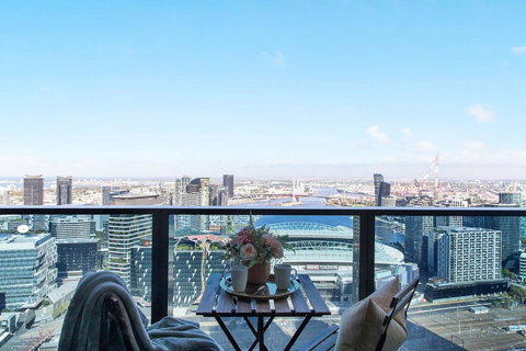 A Modern 2BR Apt With Harbour Views FREE Parking - St Kilda Accommodation 1