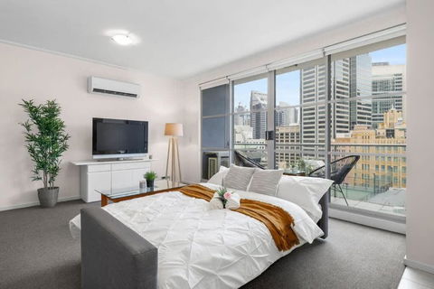 A Modern Apt City Views Next To Darling Harbour - St Kilda Accommodation 1