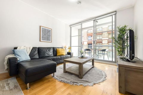 A Modern & Stylish Studio Next To Darling Harbour - St Kilda Accommodation 0