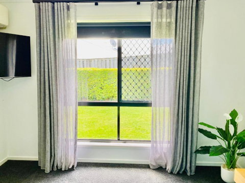 A Peaceful Private Home Away From Home In Pacific Pines - St Kilda Accommodation 3
