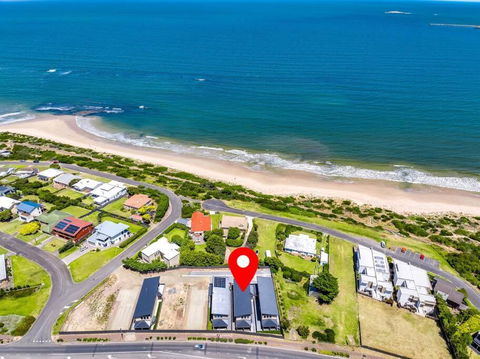 A Plus Location Views Games Balcony BBQ And Dining - St Kilda Accommodation 0