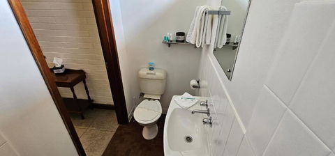 A Railway Lodge - St Kilda Accommodation 2