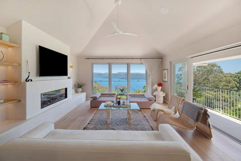 A Slice Of Paradise, Newly Transformed Avalon House With Breathtaking Views - St Kilda Accommodation 2