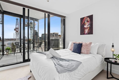 A Stylish 2BR Apt With FREE Parking - St Kilda Accommodation 1