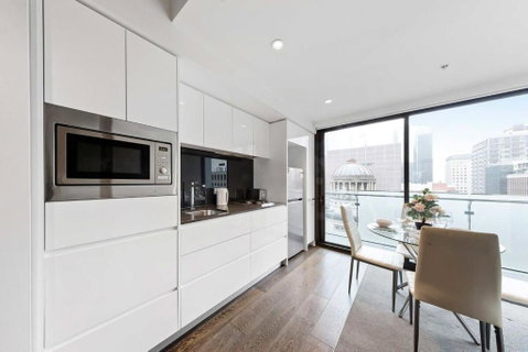 A Stylish Apt For 4 Near Queen Victoria Market - St Kilda Accommodation 3