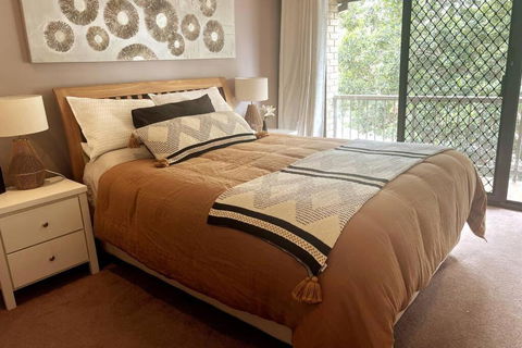 A Touch Of Lux In The Redlands! - St Kilda Accommodation 1