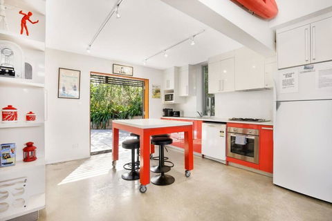 AAA Coke Shack - St Kilda Accommodation 2