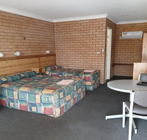 Aaron Inn Motel - St Kilda Accommodation 1