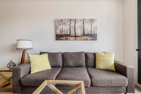 Abbotsford Short Stay Luxury Style & Location - St Kilda Accommodation 4