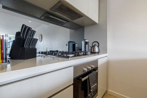 Abbotsford Short Stay Luxury Style & Location - St Kilda Accommodation 2