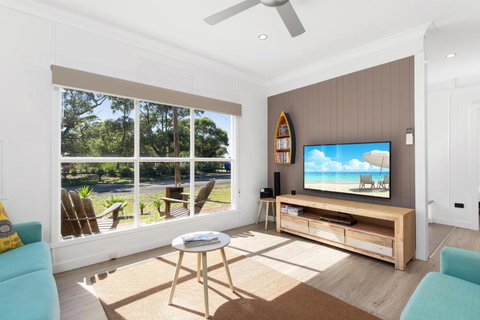 Abode Callala Beach Jervis Bay - 100m To Beach! - St Kilda Accommodation 4