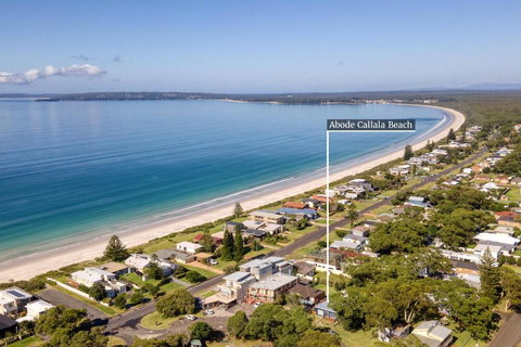 Abode Callala Beach Jervis Bay - 100m To Beach! - St Kilda Accommodation 1