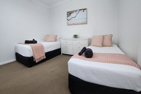 Abode On Market In The Heart Of Woolgoolga - St Kilda Accommodation 3