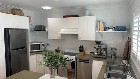 Absolute Beach Front - St Kilda Accommodation 4