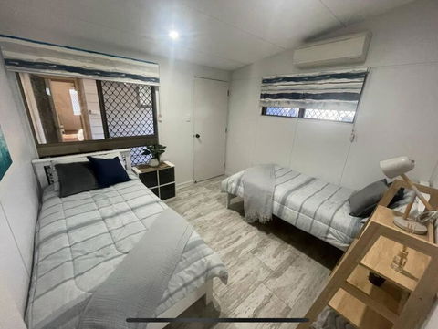 Absolute Beach Front - St Kilda Accommodation 4