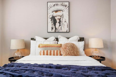 Absolute Beach Front Renovated 3 Bdrm 2 Bath App - St Kilda Accommodation 1
