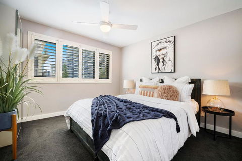 Absolute Beach Front Renovated 3 Bdrm 2 Bath App - St Kilda Accommodation 3