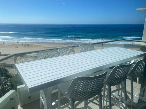 Absolute Beach Frontage Two Bedroom - St Kilda Accommodation 0