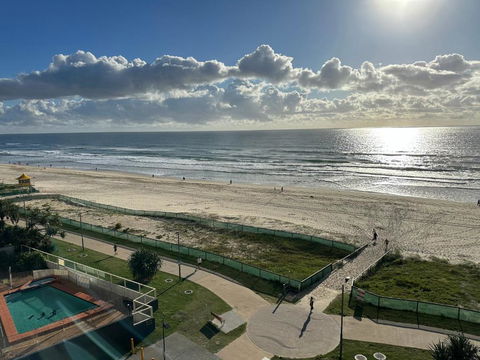 Absolute Beach Frontage Two Bedroom - St Kilda Accommodation 2