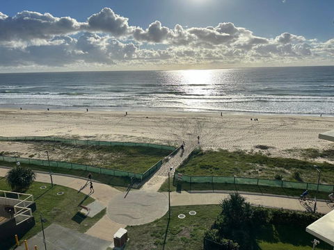 Absolute Beach Frontage Two Bedroom - St Kilda Accommodation 1