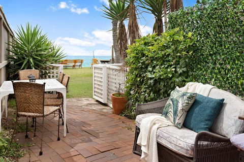 Absolute Beachfront 2BR Pet-Friendly Terrace - The Coachhouse - St Kilda Accommodation 0