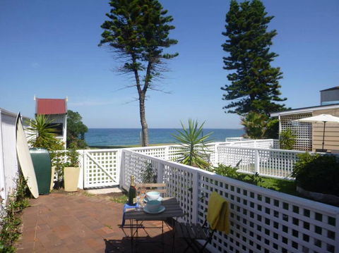Absolute Beachfront 2BR Pet-Friendly Terrace - The Coachhouse - St Kilda Accommodation 1