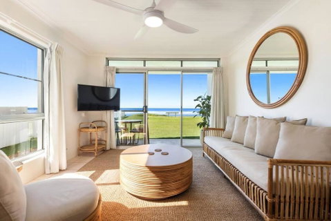 Absolute Beachfront Apartment 11B - St Kilda Accommodation 0