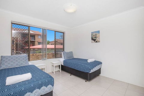 Absolute Beachfront Apartment! - St Kilda Accommodation 2